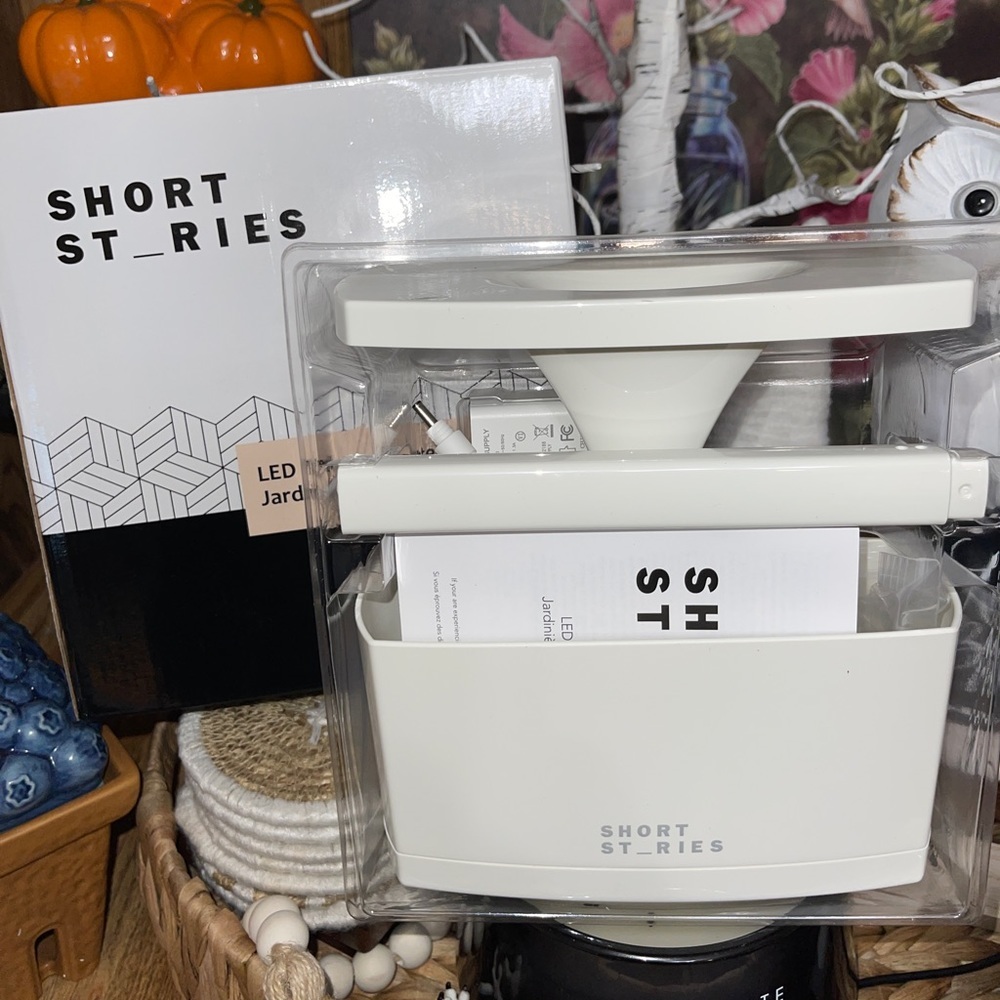 SHORT STORIES LED Indoor Planter (Grow Herbs) - Picture 4 of 10